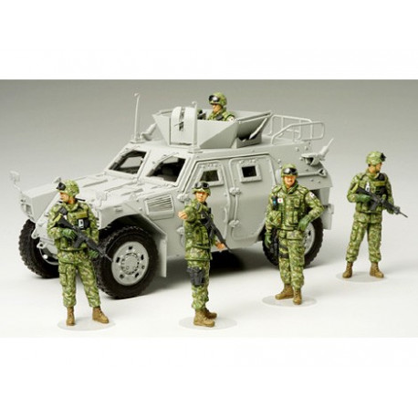 Equipe humanitaire JGSDF 1/35