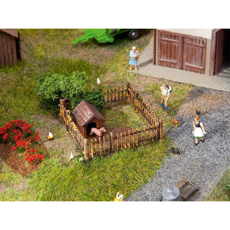 Niche de chien avec servo commande / Dog house with servo drive H0
