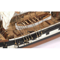 HMS  Beagle 1/60